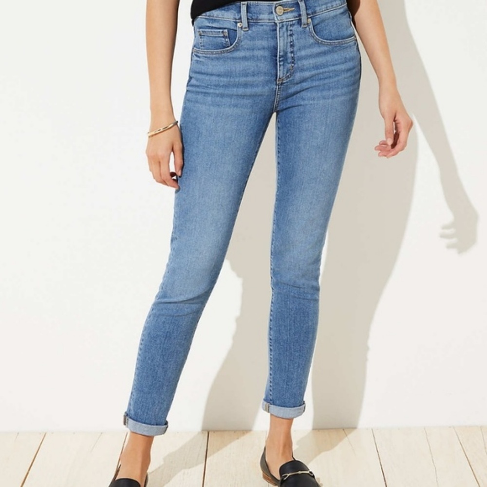 LOFT Curvy Skinny Mid Indigo Wash Jeans